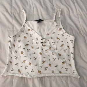 Cropped tank top with flower design